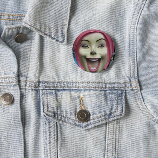 Mad Laughing Mannequin ~ Uncanny Valley Girl Button (Beispiel)