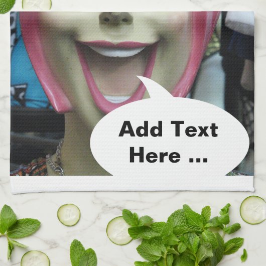 Mad Laughing Mannequin ~ Uncanny Valley Girl Küchentuch (Gefaltet)