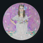 Mada Primavesi Gustav Klimt Lila Girl Portrait Große Wanduhr<br><div class="desc">Berühmtes Mada Primavesi-Portrait von Gustav Klimt. Dieses Bild zeigt ein brünettes Mädchen in einem hübschen,  weißen Kleid mit Blume vor einem lila Hintergrund. Schöne Farben auf diesem Vintagen Kunstwerk einer Frau.</div>