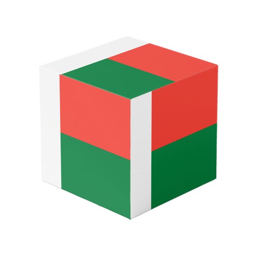 Madagaskar-Flagge Würfel (Vorderseite Schrägansicht)