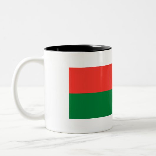 Madagaskar-Flagge Zweifarbige Tasse (Links)