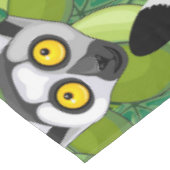 Madagaskar-Lemuren im Exotischen Dschungel Tischdecke (Schrägansicht)