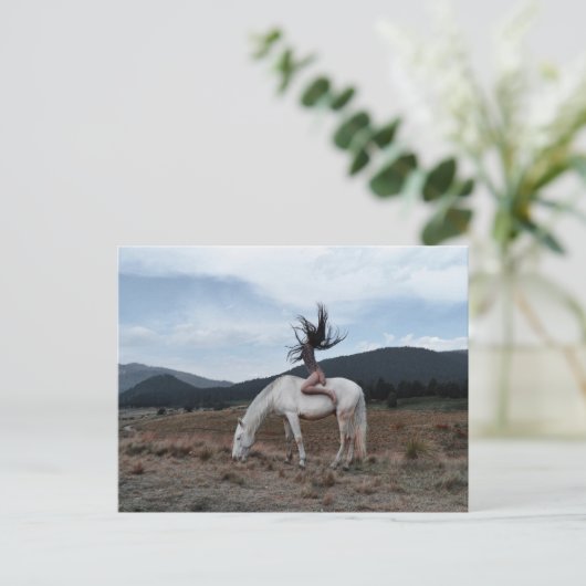 Mädchen am Pferd Postkarte (Stehend Vorderseite)
