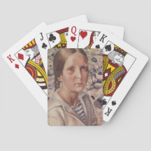 Mädchen an einem Kiesstrand in Russland