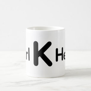 Mädchen auf der Gänseblümchen-Wiese – Minimalistis Kaffeetasse