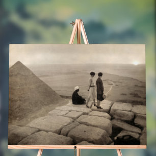 Mädchen auf der Spitze der Pyramide von Cheops in Acrylschild