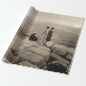 Mädchen auf der Spitze der Pyramide von Cheops in Geschenkpapier (Ungerollt)