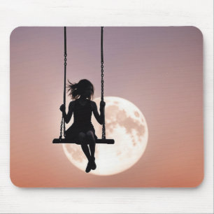 Mädchen auf einer Schaukel Silhouette auf einem Mo Mousepad