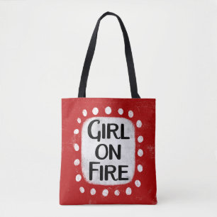 Mädchen auf Feuertasche Tasche