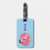 Mädchen auf Regenbogen Sprinkles Doughnut Pool Flo Gepäckanhänger (Rückseite vertikal)