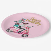 Mädchen auf Scooter, die Präsentationen tragen Pappteller (Schrägansicht)