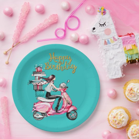 Mädchen auf Scooter, die Präsentationen tragen Pappteller (Party)