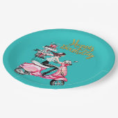 Mädchen auf Scooter, die Präsentationen tragen Pappteller (Schrägansicht)