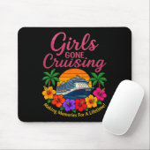 Mädchen beim Kreuzfahrtmachen für ein Leben lang E Mousepad (Mit Mouse)