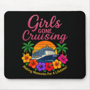 Mädchen beim Kreuzfahrtmachen für ein Leben lang E Mousepad