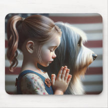 Mädchen beten mit bärtiger Collie