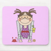 Mädchen, das an den Strand-T-Shirts und den Mousepad (Vorne)