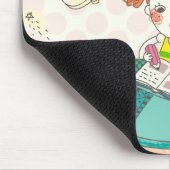 Mädchen, das auf dem Stuhl, studierend sitzt Mousepad (Ecke)