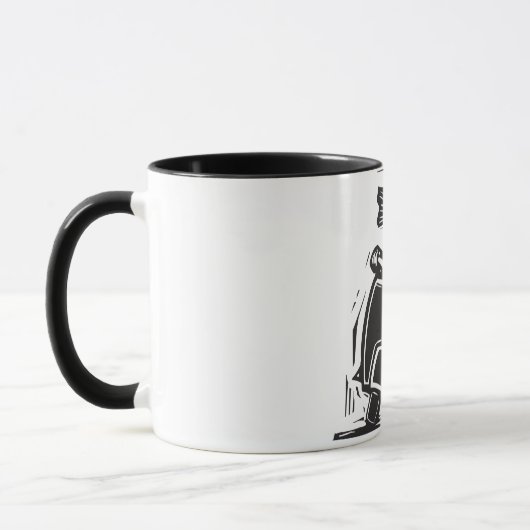 Mädchen, das eine Roller-Tasse reitet Tasse (Links)