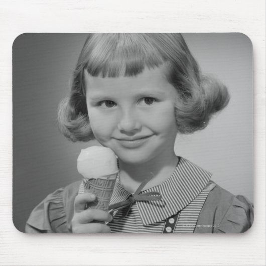Mädchen, das Eis isst Mousepad (Vorne)