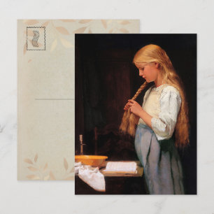 Mädchen, das ihre Haare flicht und ein Buch liest Postkarte
