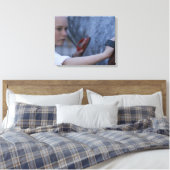 Mädchen, das weißes Pferd bürstet 2 Leinwanddruck (Insitu (Schlafzimmer))