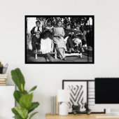 Mädchen, die 1923 in Albanien stießen Poster (Heimbüro)