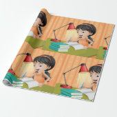 Mädchen, die an einem Schreibtisch arbeiten Geschenkpapier (Ungerollt)