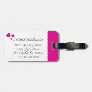 Mädchen, die Herz-ladybug-weiße Gepäckmarke fliege Gepäckanhänger