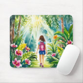 Mädchen, die im Dschungelmousepad spazieren Mousepad (Mit Mouse)