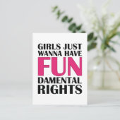 Mädchen, die nur Spaß haben wollen Postkarte (Stehend Vorderseite)