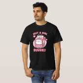MÄDCHEN, DIE STRAWBERRY MILK BUNNIES LIEBEN T-Shirt (Vorne ganz)