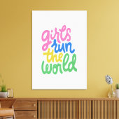 Mädchen führen die Welt Leinwanddruck (Insitu (Wohnzimmer))