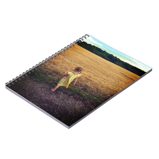 Mädchen, gelbes Kleid, Goldenes Field SpiralNotebo Notizblock (Linke Seite)