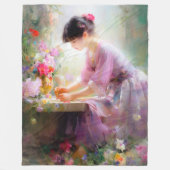 Mädchen im Blumengarten Fleecedecke (Vorderseite)