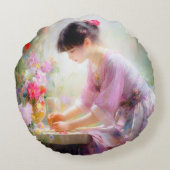 Mädchen im Blumengarten Rundes Kissen (Rückseite)