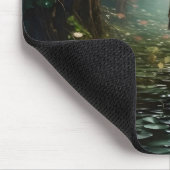 Mädchen im Fantasy-Tunnel Mousepad (Ecke)