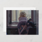 Mädchen im Fenster Postkarte (Vorne/Hinten)