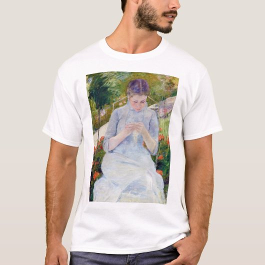 Mädchen im Garten, Mary Cassatt T-Shirt (Vorderseite)