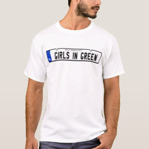 Mädchen im Grün - irische Platte T-Shirt