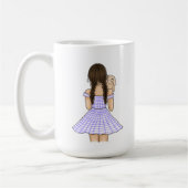 Mädchen im Lila Gingham Kariert Carried Pet Bunny Kaffeetasse (Links)