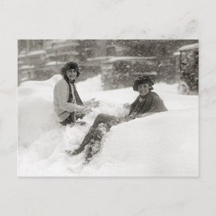 Mädchen im Schnee, 1922 Postkarte