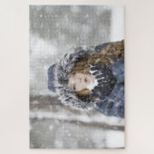Mädchen im Winter mit Schnee Puzzle (Vertikal)