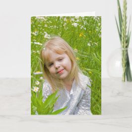 Mädchen in Daisy Field denken Sie an Sie Karte