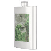 Mädchen in der Edelstahlflasche des Armors Flachmann (Links)