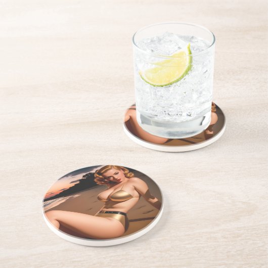 Mädchen in der Golden Bikini Getränkeuntersetzer (Seite)