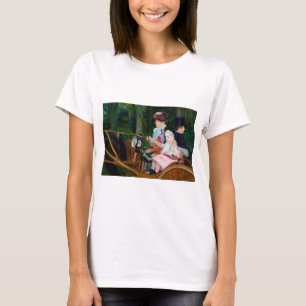 Mädchen in einer Kutsche, Mary Cassatt T-Shirt