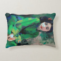 Mädchen in grünem Kleid