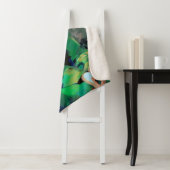 Mädchen in grünem Kleid Sherpadecke (Beispiel)