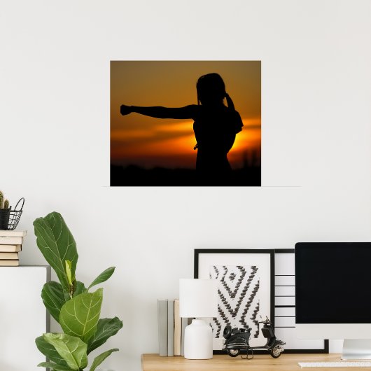 Mädchen in Karate Sunset Poster (Heimbüro)